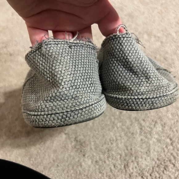 Sanuks size 11 grayish color - Picture 6 of 6